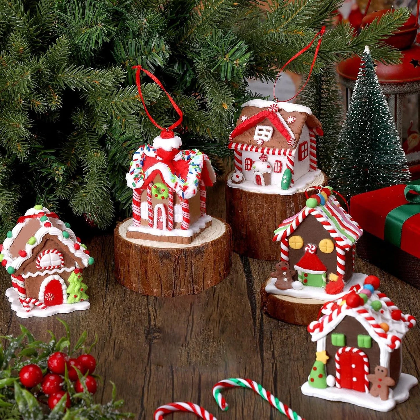 5pcs House Ornaments Holiday Christmas Tree Ornament Set Gingerbread Christmas Decor with Rope Gingerbread House Decor