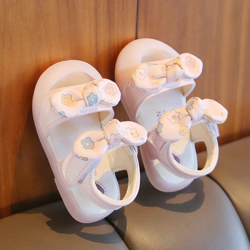 Baby Walking Shoes Non-slip Toes Capped Girls Beach Shoes with Flower 2025 Summer New Kids Sandals Double Bows Sweet Soft Sole
